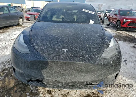2024 Tesla Model Y z USA, uszkodzony, nr VIN 7SAYGDEF8RA291817